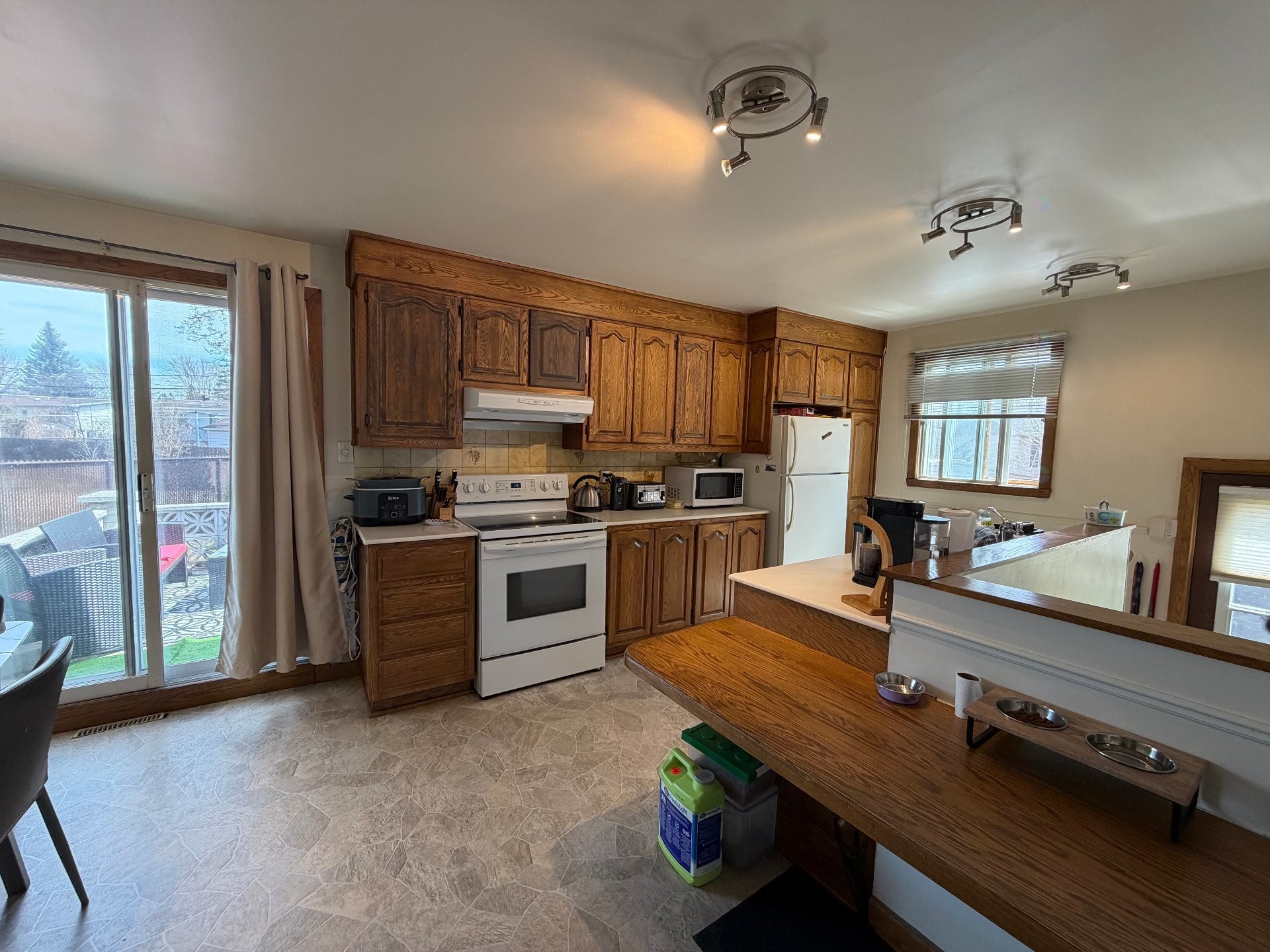 









3225


Rue Brébeuf

,
Boisbriand,




QC
J7H1B2

