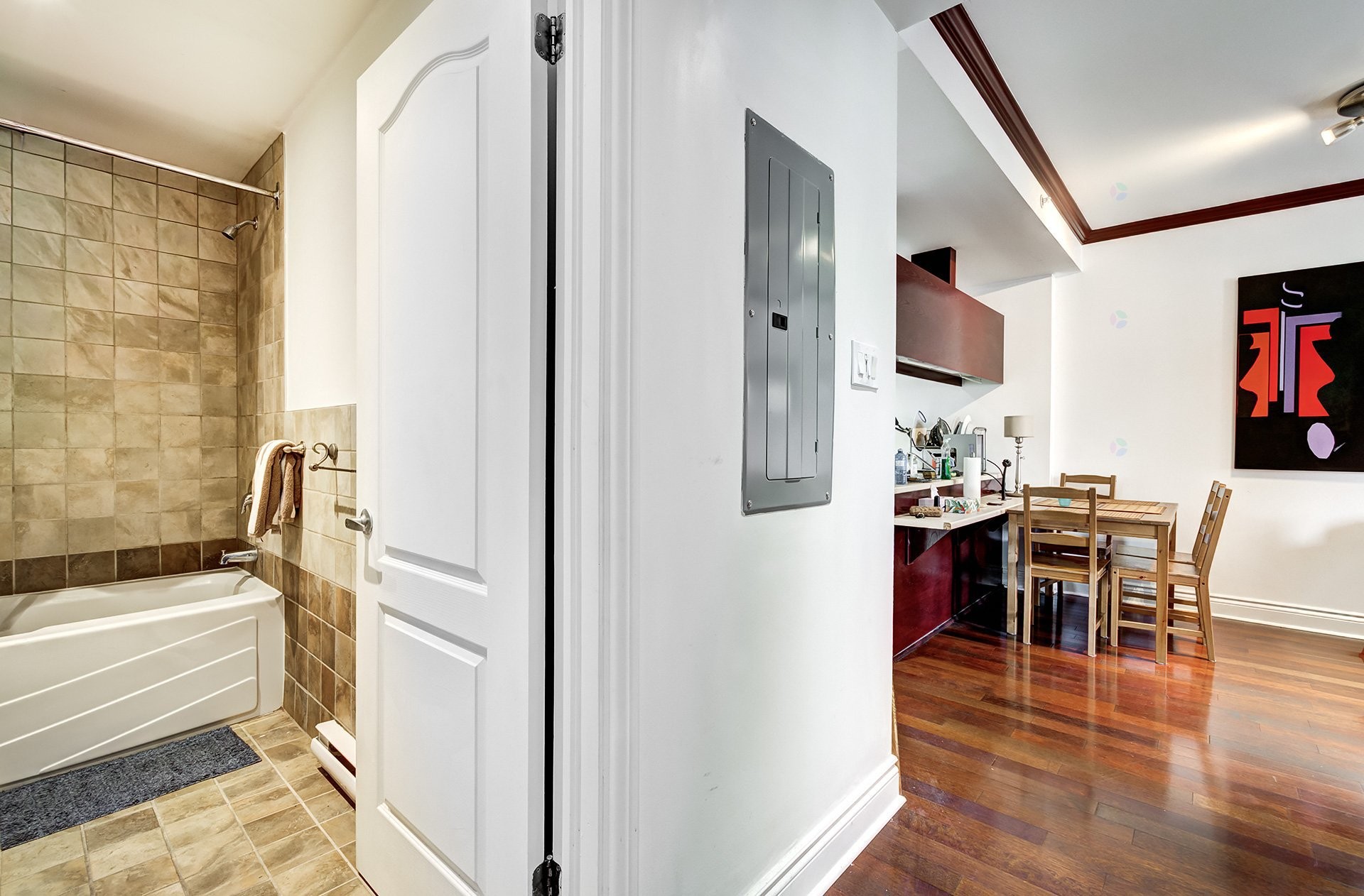 









995


Boul. Jules-Poitras

, 210,
Montréal (Saint-Laurent),




QC
H4N3M2

