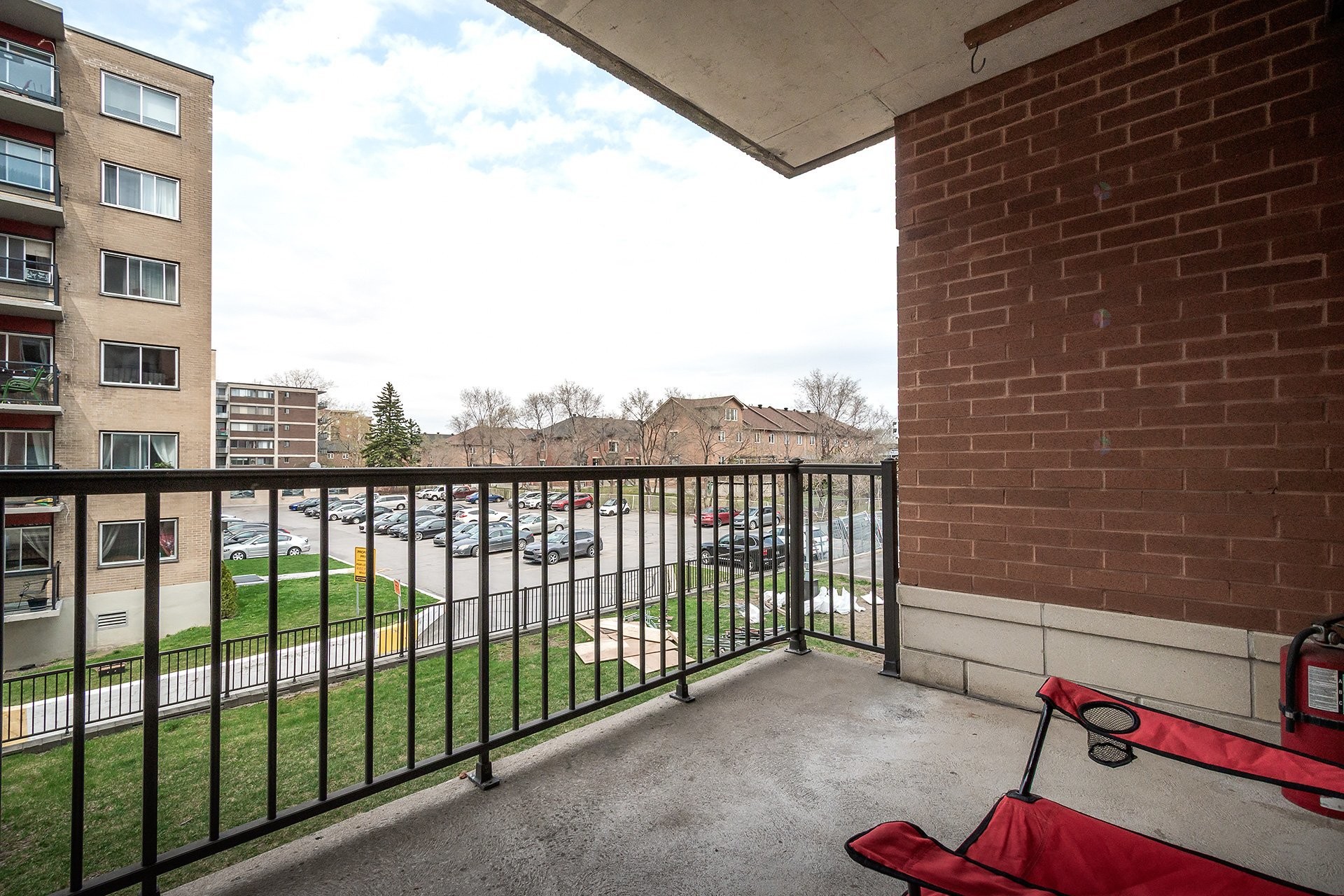 









995


Boul. Jules-Poitras

, 210,
Montréal (Saint-Laurent),




QC
H4N3M2

