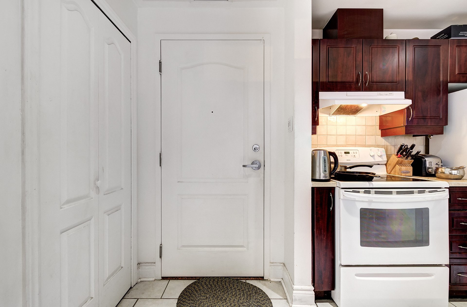 









995


Boul. Jules-Poitras

, 210,
Montréal (Saint-Laurent),




QC
H4N3M2


