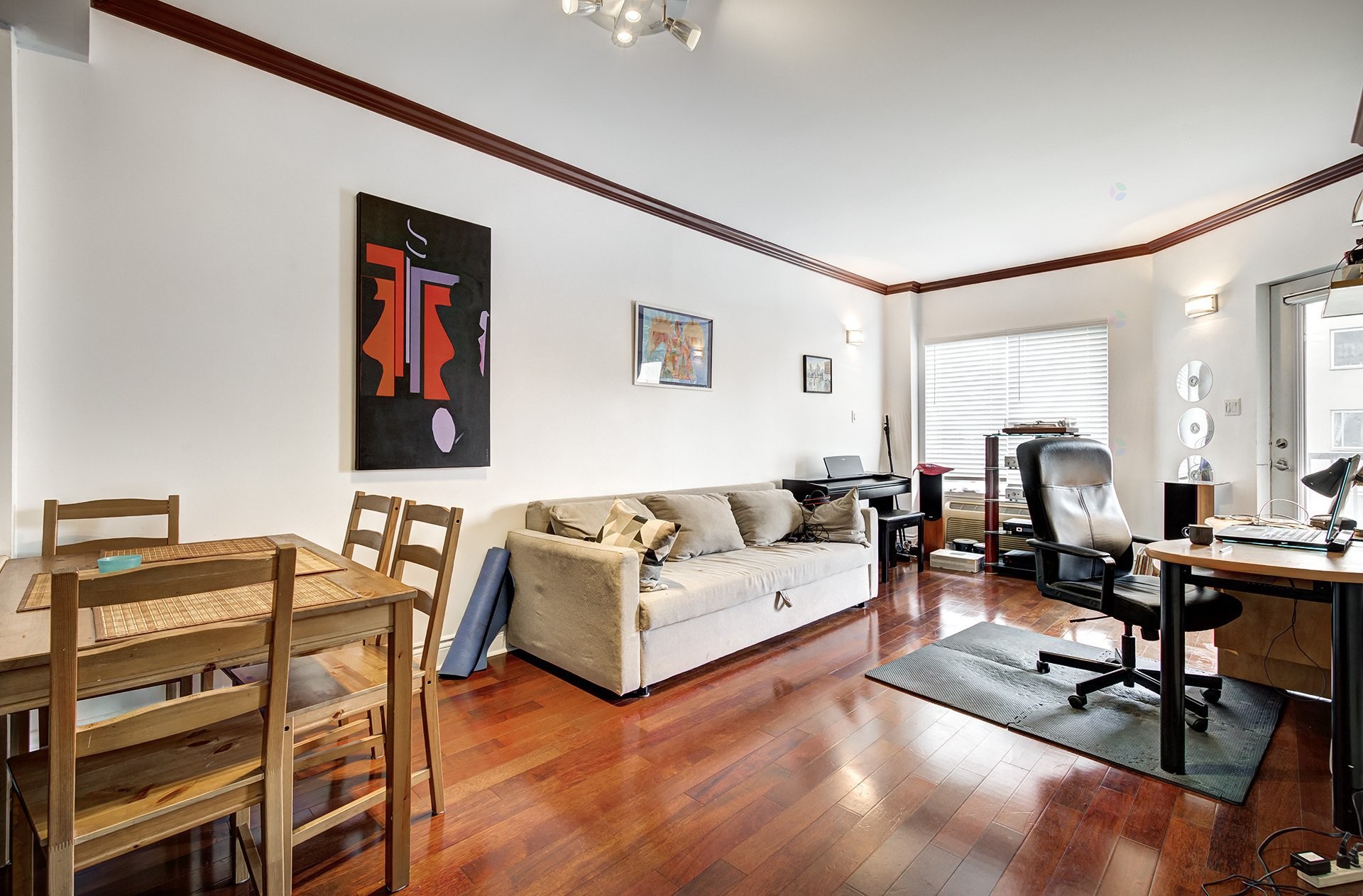 









995


Boul. Jules-Poitras

, 210,
Montréal (Saint-Laurent),




QC
H4N3M2

