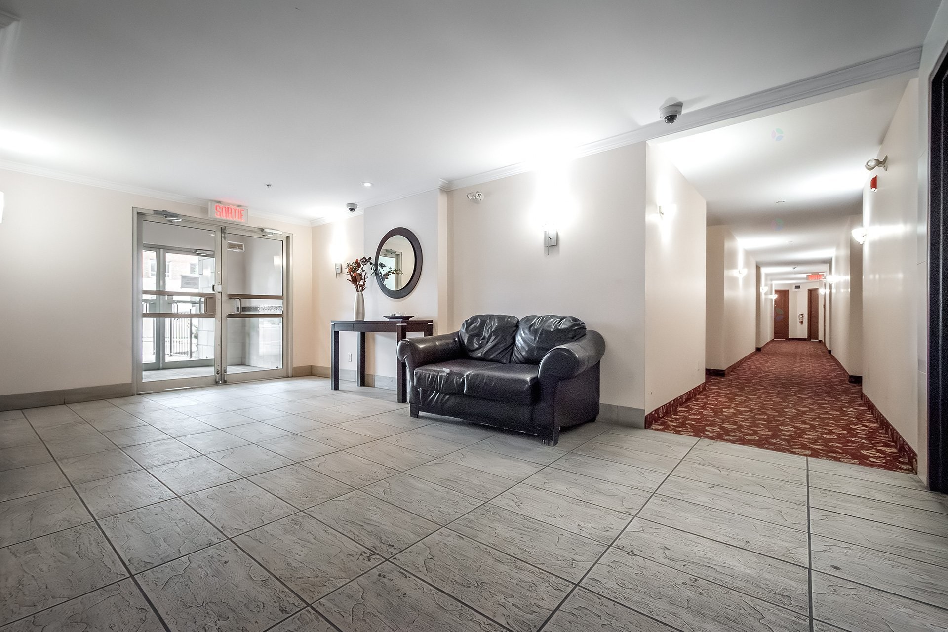 









995


Boul. Jules-Poitras

, 210,
Montréal (Saint-Laurent),




QC
H4N3M2

