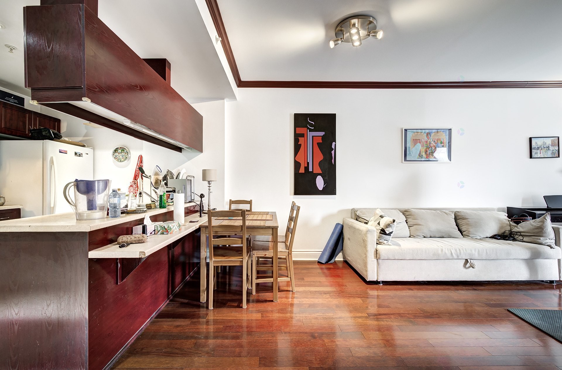 









995


Boul. Jules-Poitras

, 210,
Montréal (Saint-Laurent),




QC
H4N3M2

