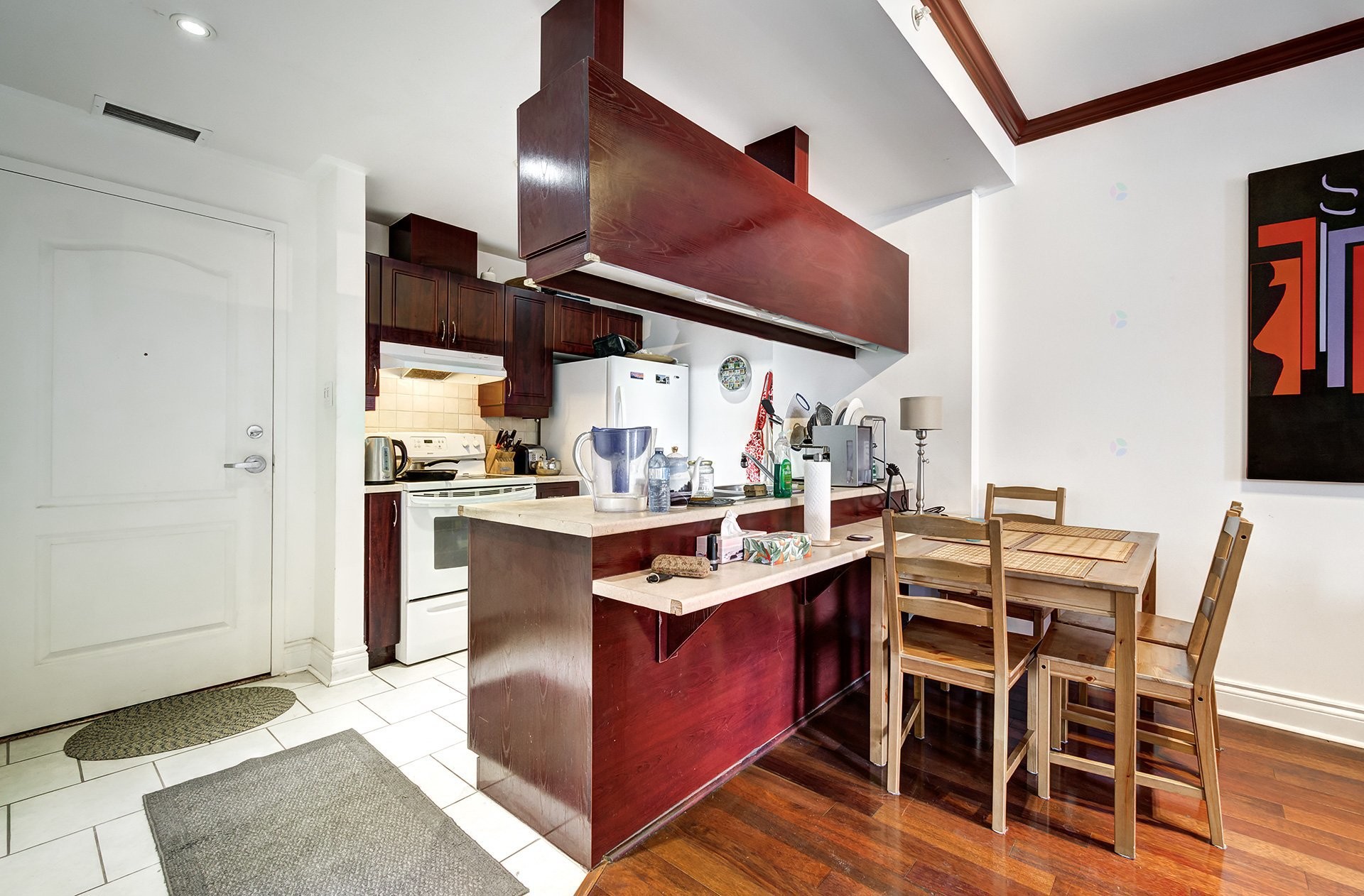 









995


Boul. Jules-Poitras

, 210,
Montréal (Saint-Laurent),




QC
H4N3M2

