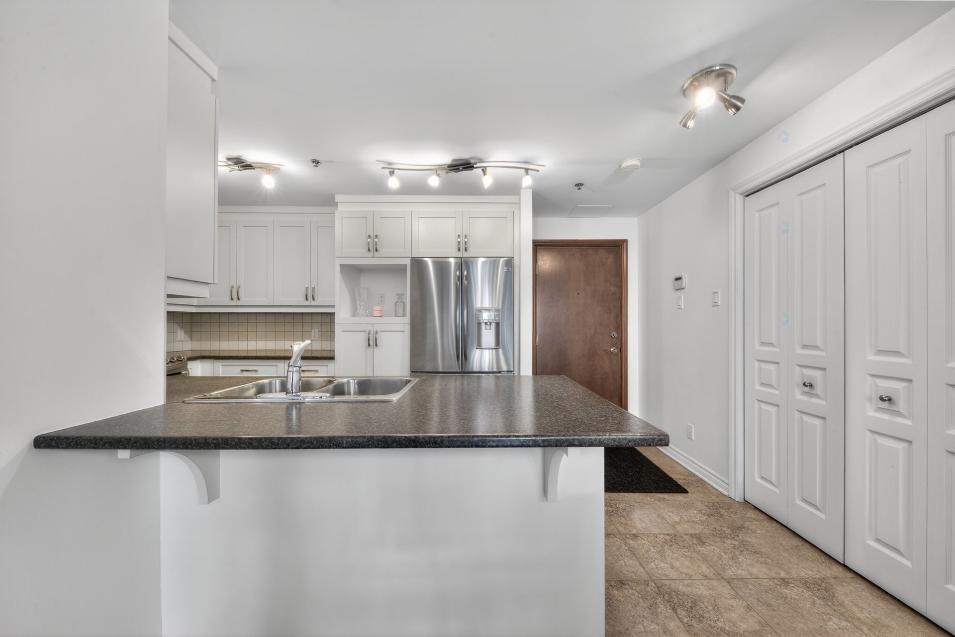 









2435


Rue des Nations

, 305,
Montréal (Saint-Laurent),




QC
H4R0G8

