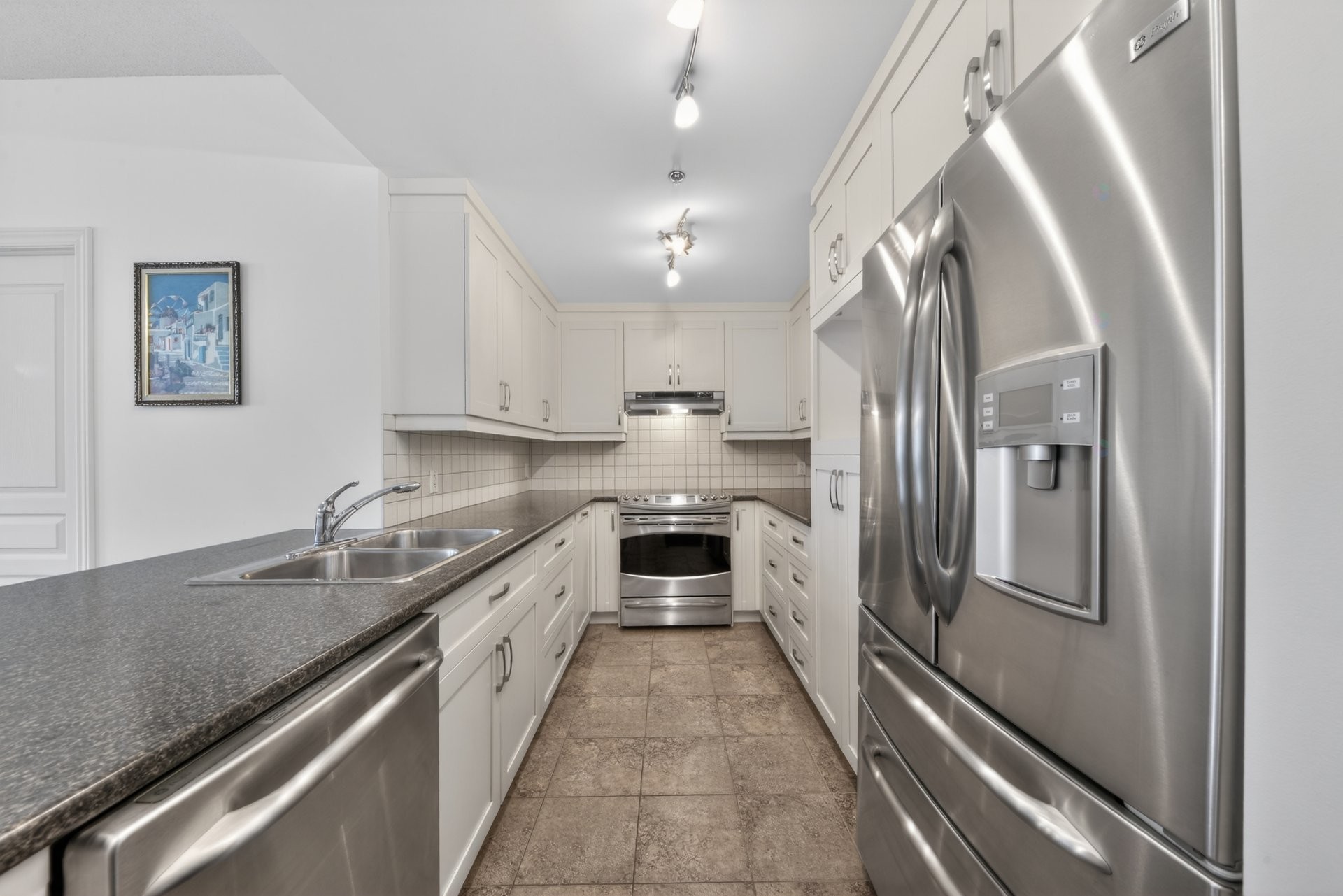 









2435


Rue des Nations

, 305,
Montréal (Saint-Laurent),




QC
H4R0G8


