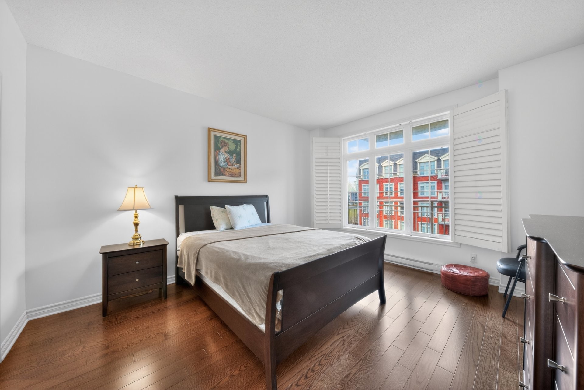 









2435


Rue des Nations

, 305,
Montréal (Saint-Laurent),




QC
H4R0G8

