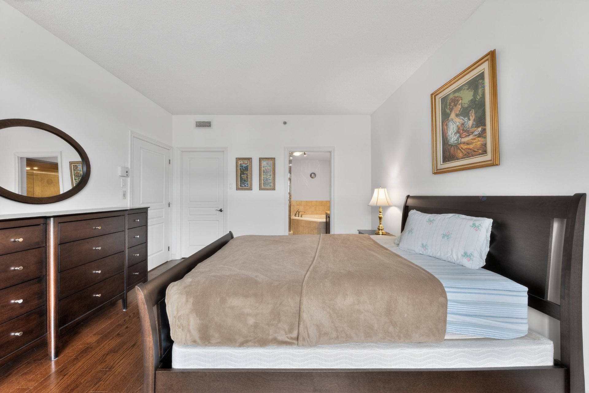 









2435


Rue des Nations

, 305,
Montréal (Saint-Laurent),




QC
H4R0G8

