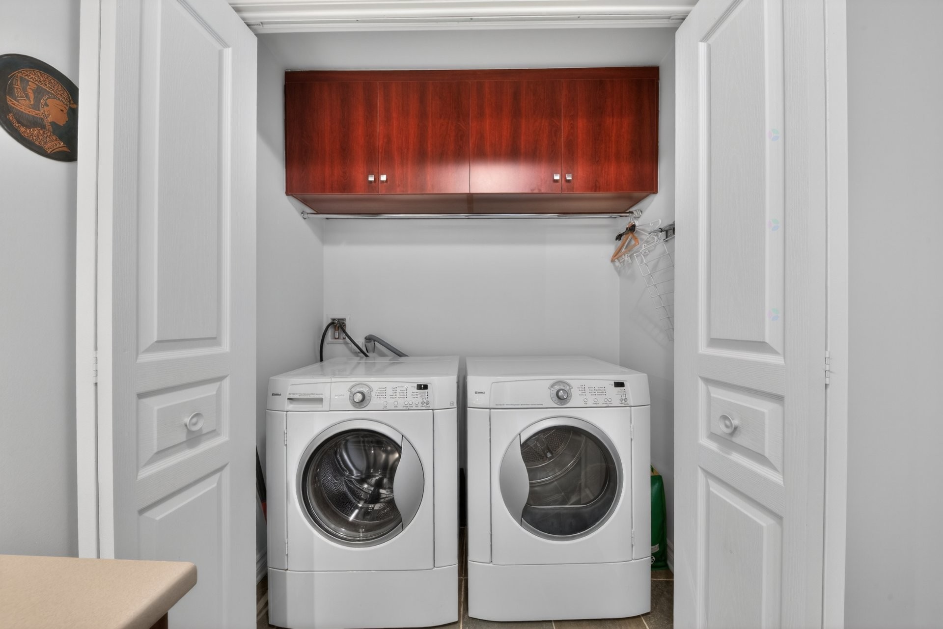 









2435


Rue des Nations

, 305,
Montréal (Saint-Laurent),




QC
H4R0G8

