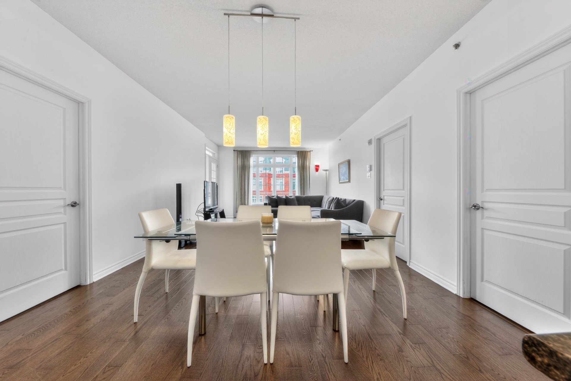 









2435


Rue des Nations

, 305,
Montréal (Saint-Laurent),




QC
H4R0G8

