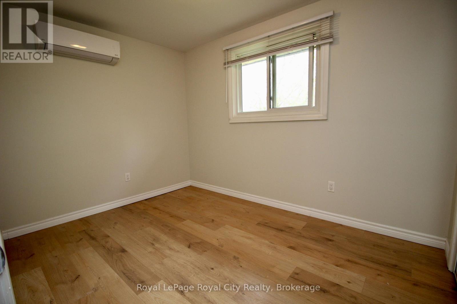 












1 - 405 MAIN STREET S

,
Guelph/Eramosa (Rockwood),




Ontario
N0B2K0

