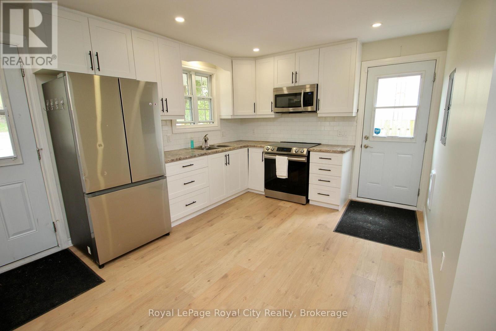 












1 - 405 MAIN STREET S

,
Guelph/Eramosa (Rockwood),




Ontario
N0B2K0

