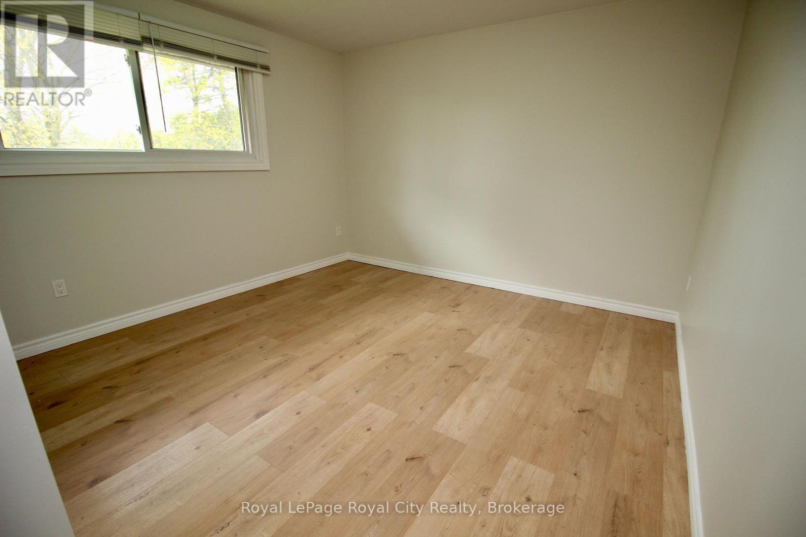 












1 - 405 MAIN STREET S

,
Guelph/Eramosa (Rockwood),




Ontario
N0B2K0

