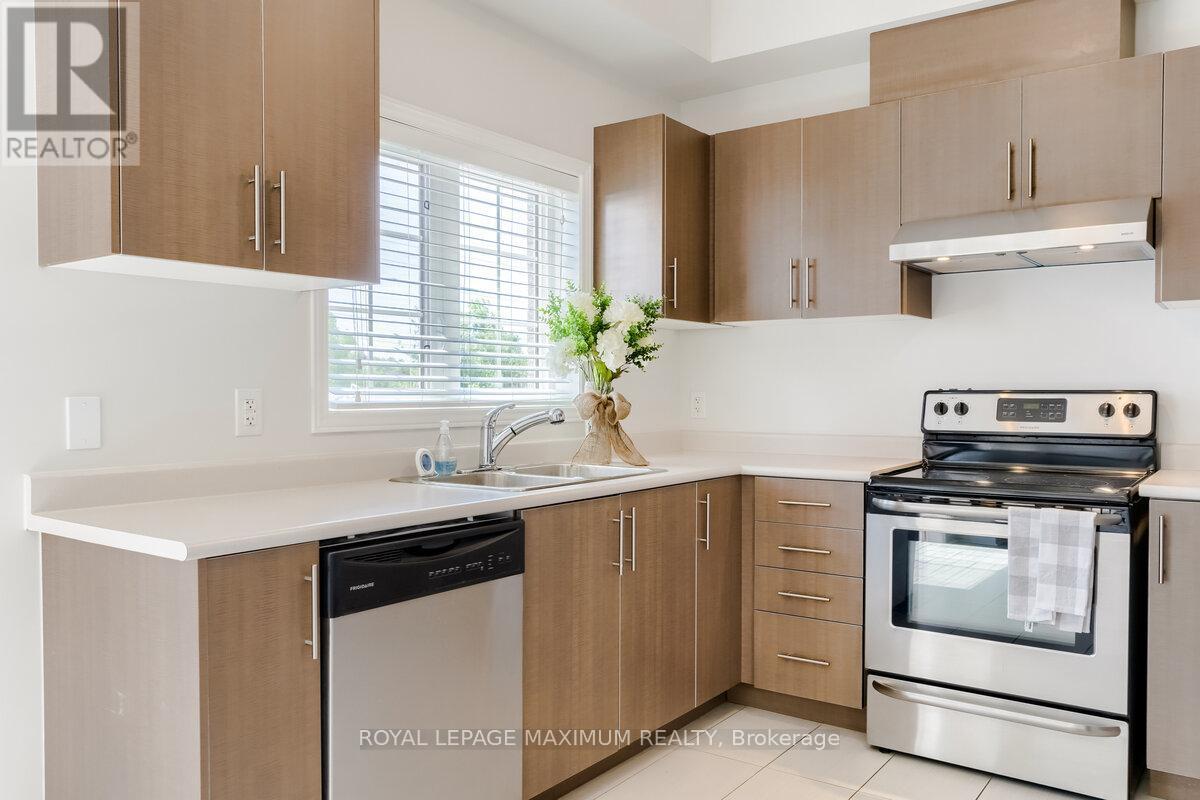 












160 GENTILE CIRCLE

,
Vaughan,




Ontario
L4H3N3

