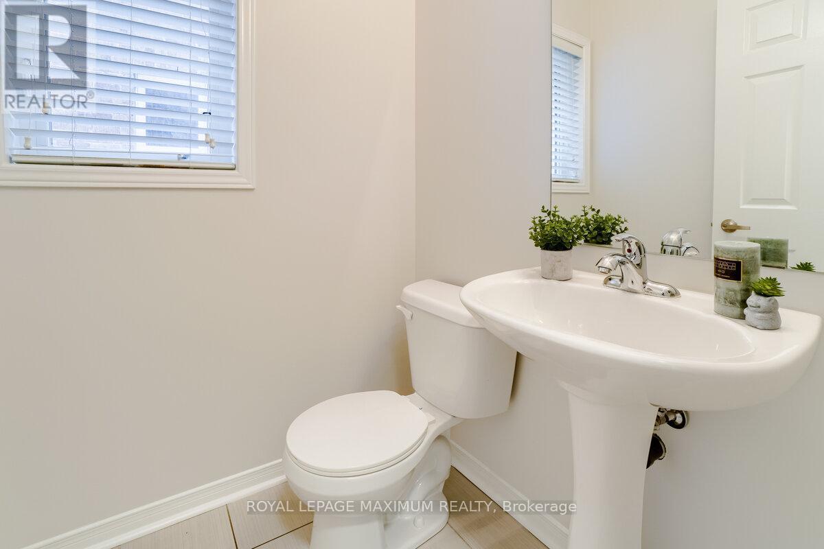 












160 GENTILE CIRCLE

,
Vaughan,




Ontario
L4H3N3

