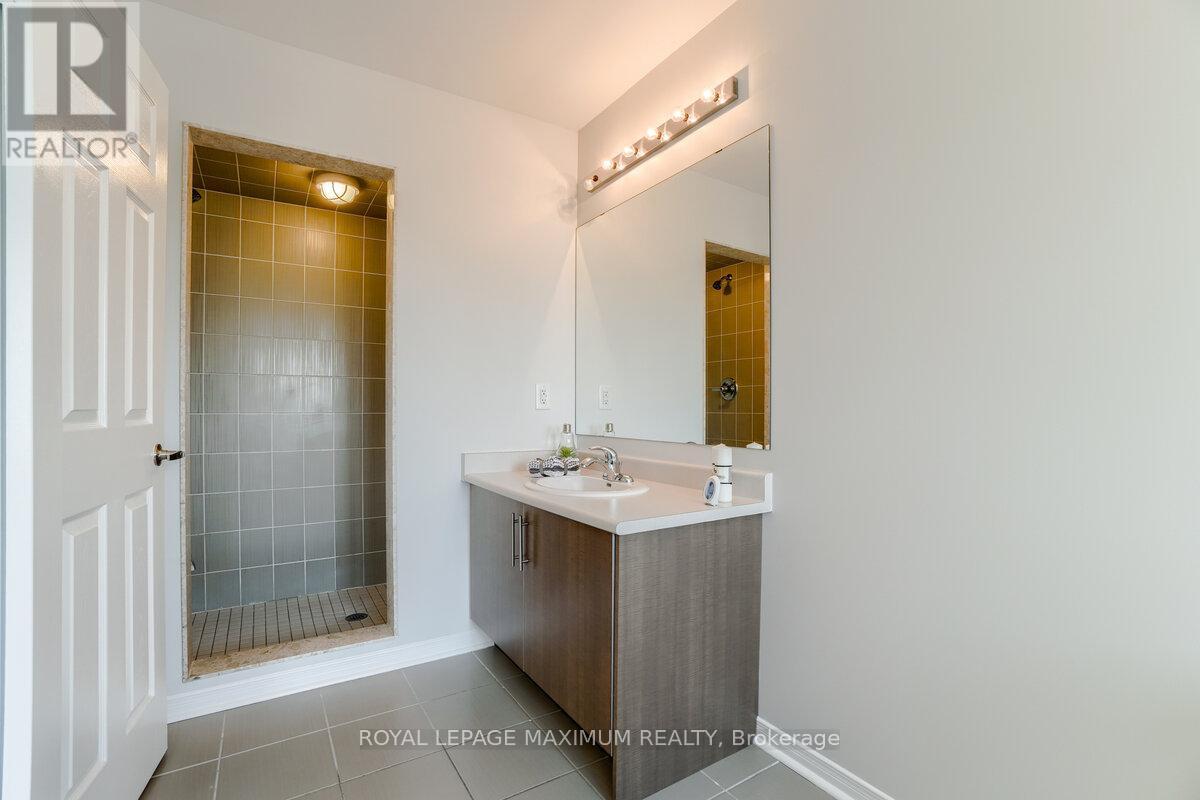 












160 GENTILE CIRCLE

,
Vaughan,




Ontario
L4H3N3

