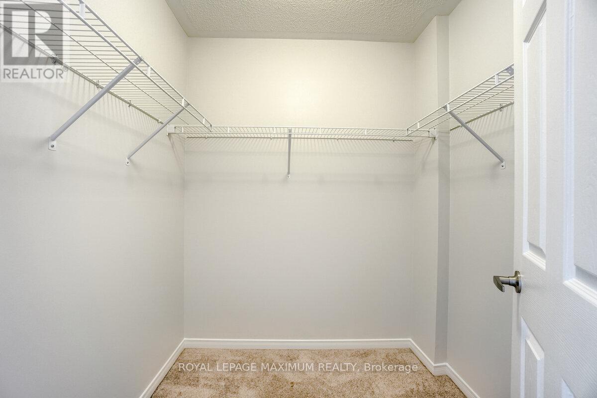 












160 GENTILE CIRCLE

,
Vaughan,




Ontario
L4H3N3


