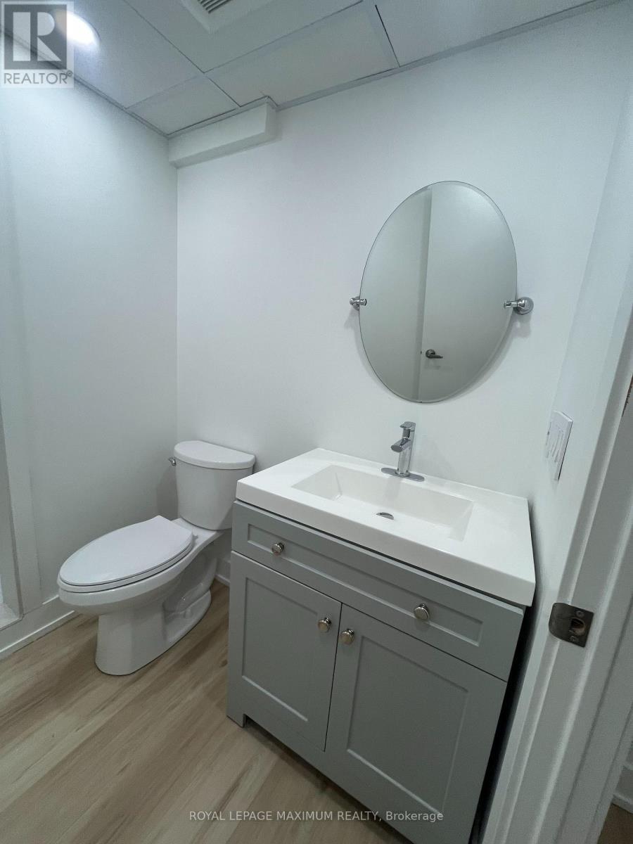 












160 GENTILE CIRCLE

,
Vaughan,




Ontario
L4H3N3

