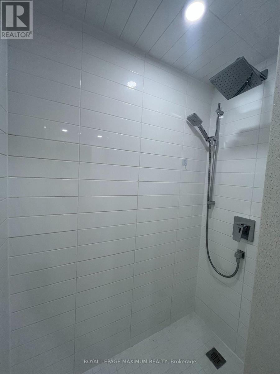 












160 GENTILE CIRCLE

,
Vaughan,




Ontario
L4H3N3

