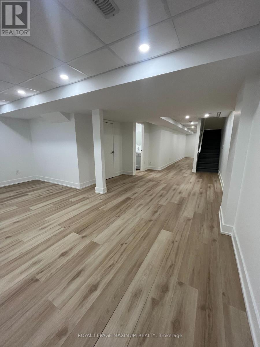 












160 GENTILE CIRCLE

,
Vaughan,




Ontario
L4H3N3


