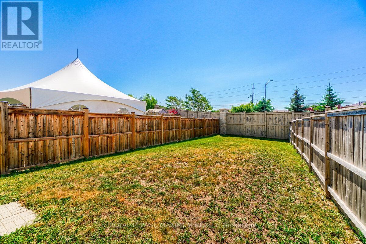 












160 GENTILE CIRCLE

,
Vaughan,




Ontario
L4H3N3

