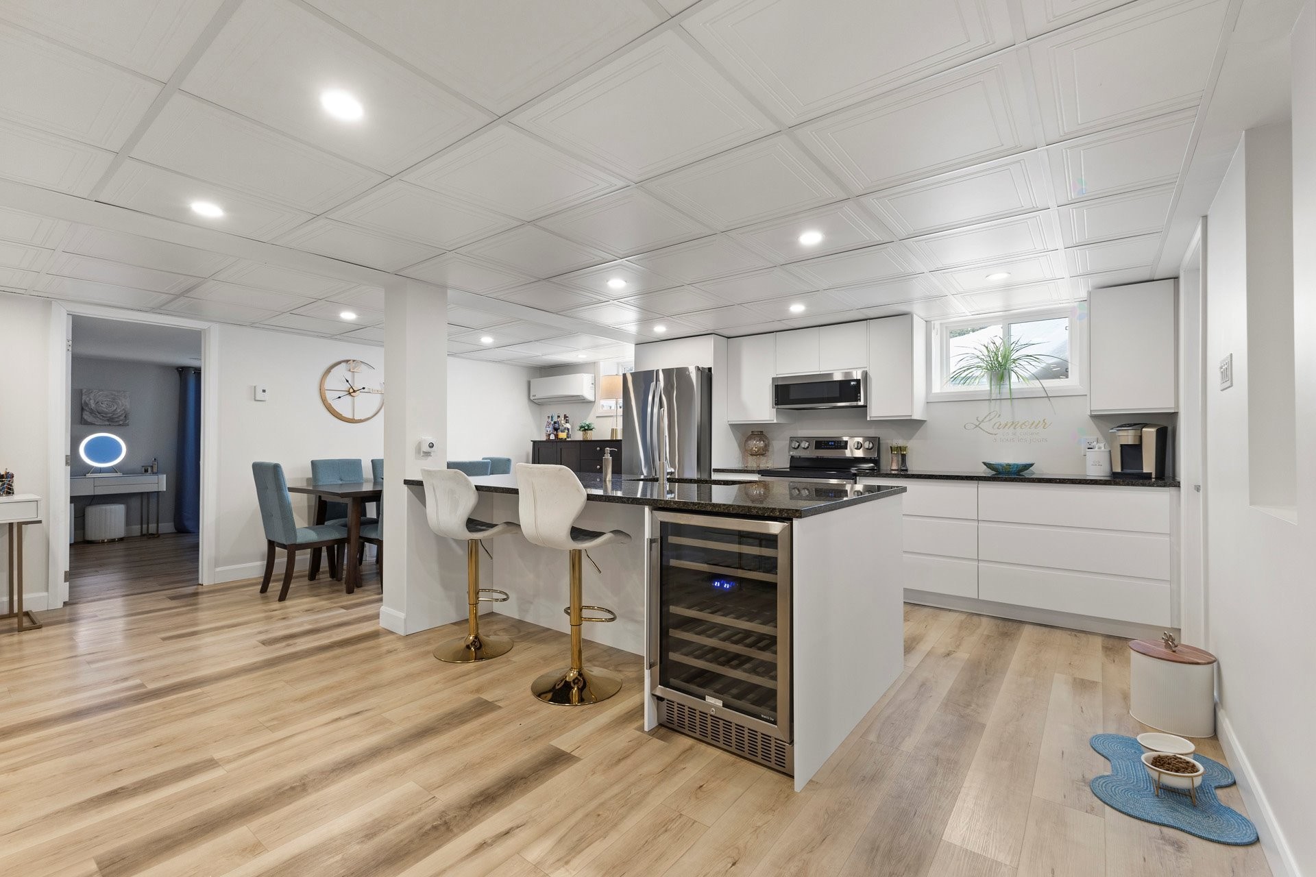 









172


Rue St-Charles

,
Salaberry-de-Valleyfield,




QC
J6S4A4

