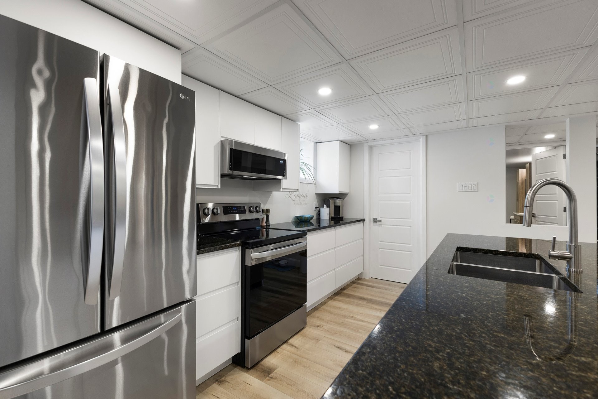 









172


Rue St-Charles

,
Salaberry-de-Valleyfield,




QC
J6S4A4

