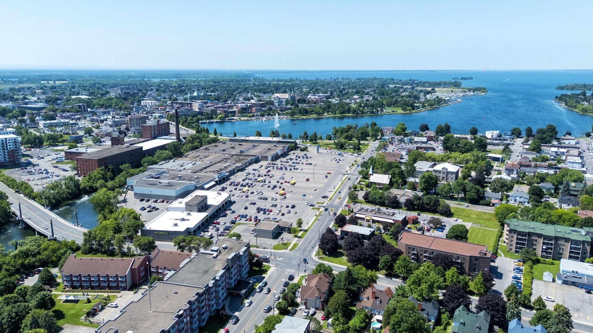 









172


Rue St-Charles

,
Salaberry-de-Valleyfield,




QC
J6S4A4

