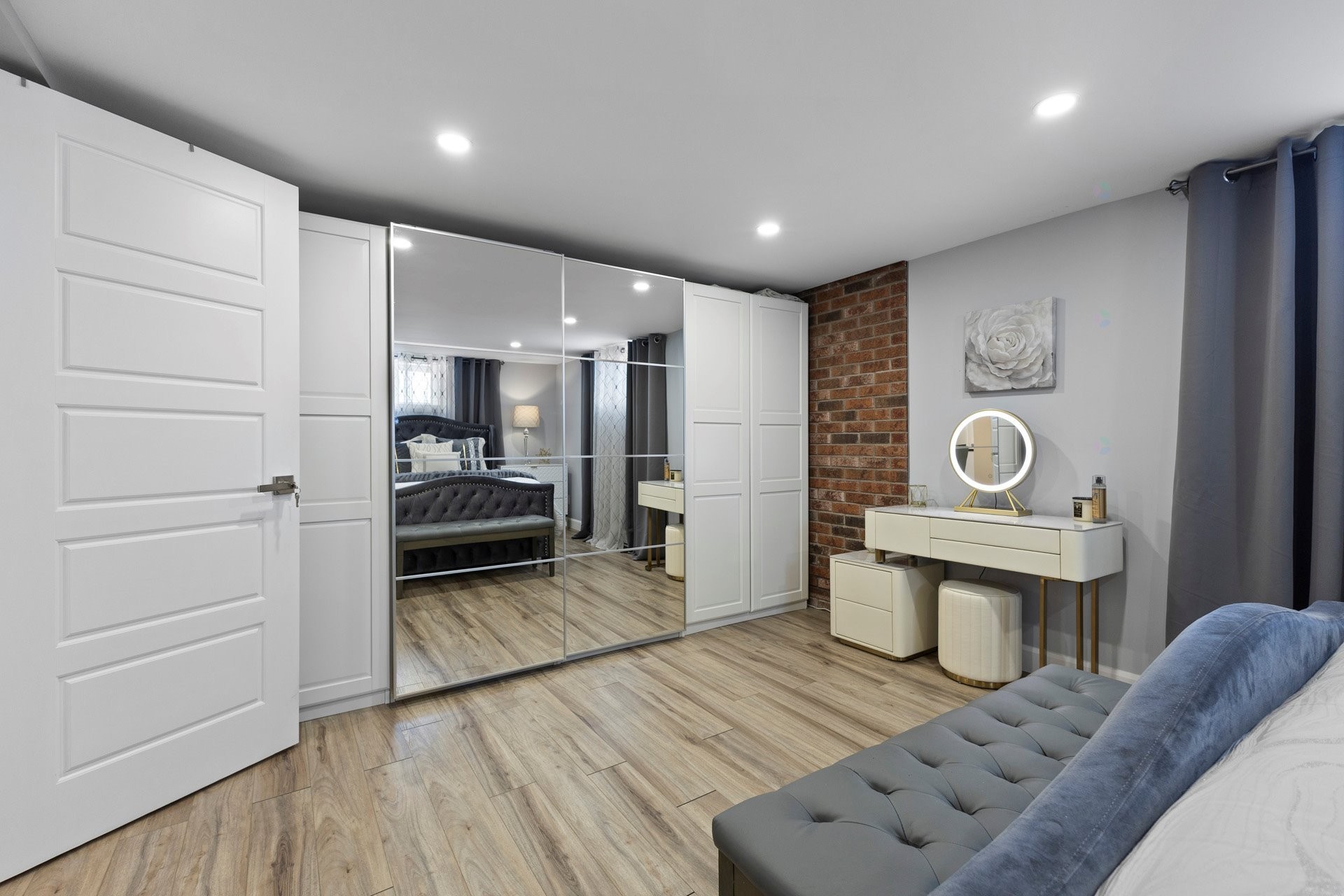









172


Rue St-Charles

,
Salaberry-de-Valleyfield,




QC
J6S4A4

