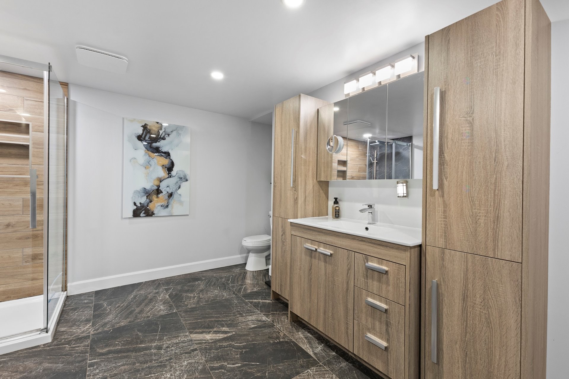 









172


Rue St-Charles

,
Salaberry-de-Valleyfield,




QC
J6S4A4


