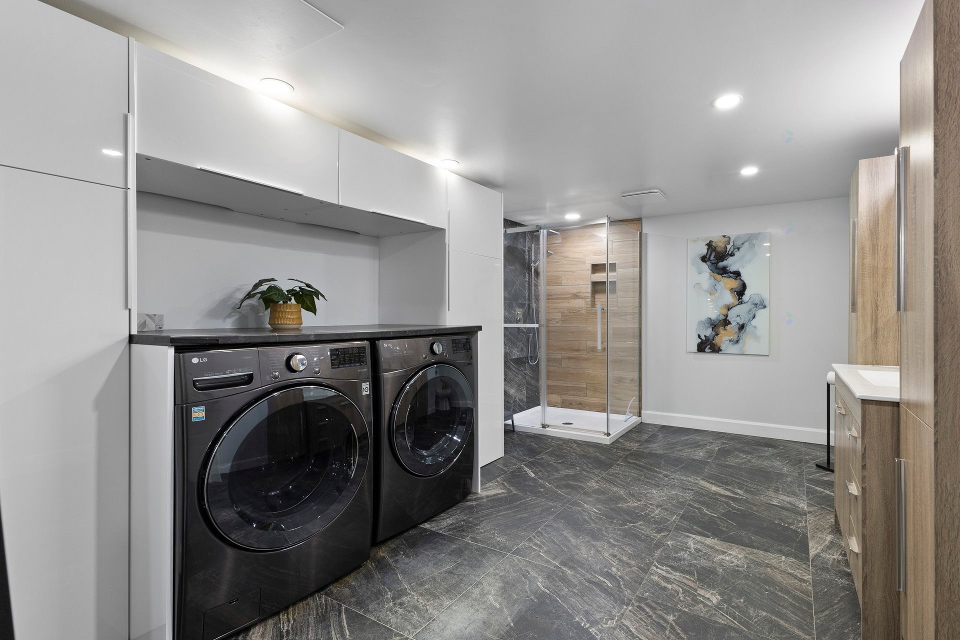 









172


Rue St-Charles

,
Salaberry-de-Valleyfield,




QC
J6S4A4

