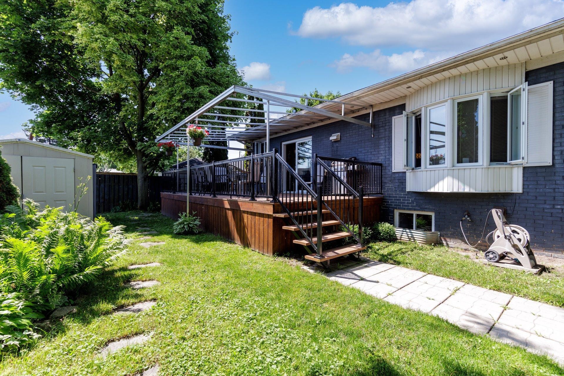









172


Rue St-Charles

,
Salaberry-de-Valleyfield,




QC
J6S4A4

