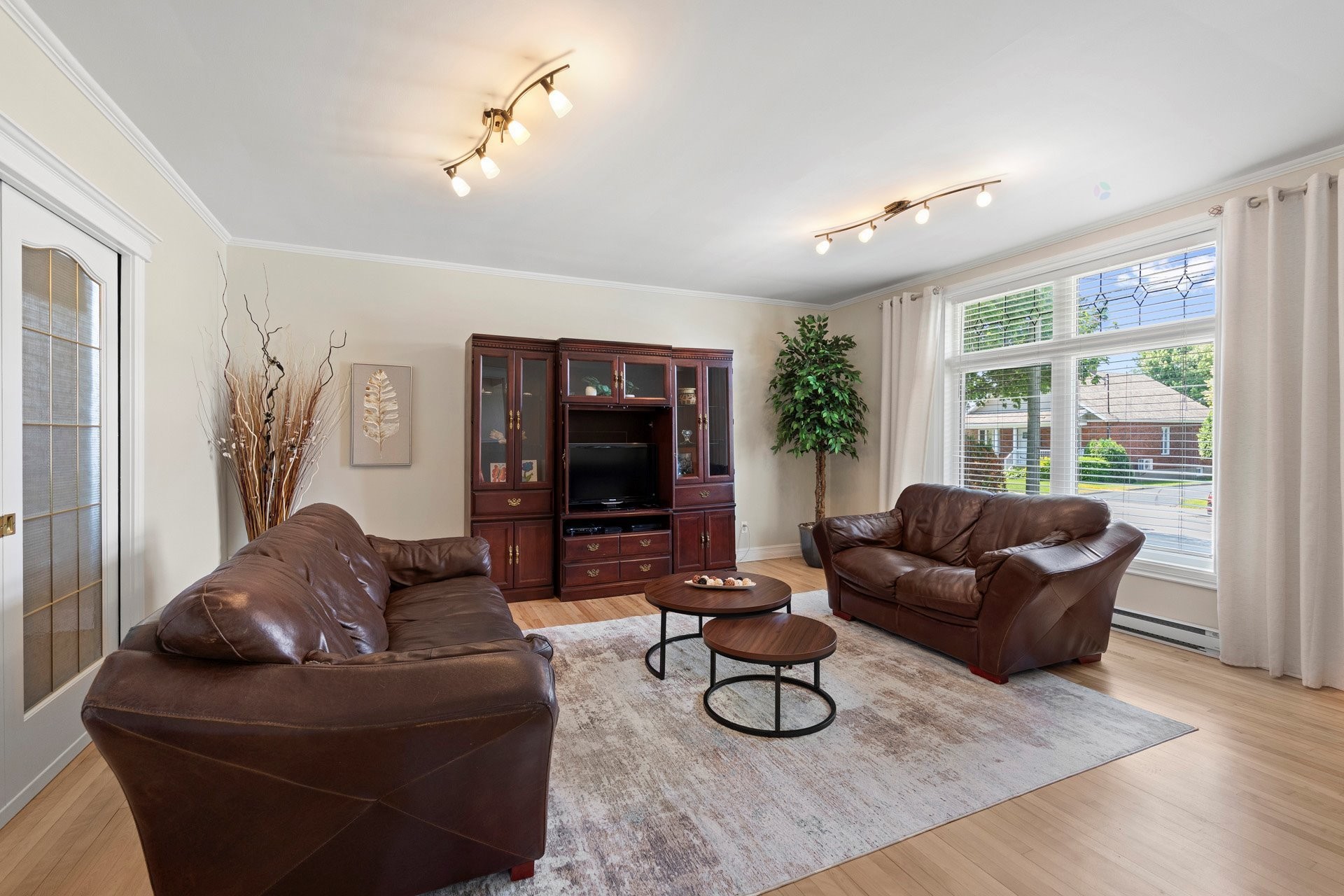 









172


Rue St-Charles

,
Salaberry-de-Valleyfield,




QC
J6S4A4

