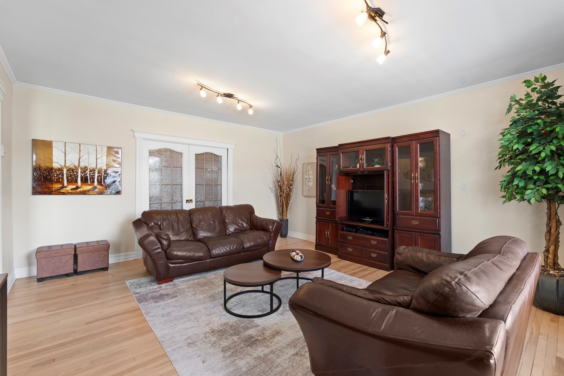 









172


Rue St-Charles

,
Salaberry-de-Valleyfield,




QC
J6S4A4

