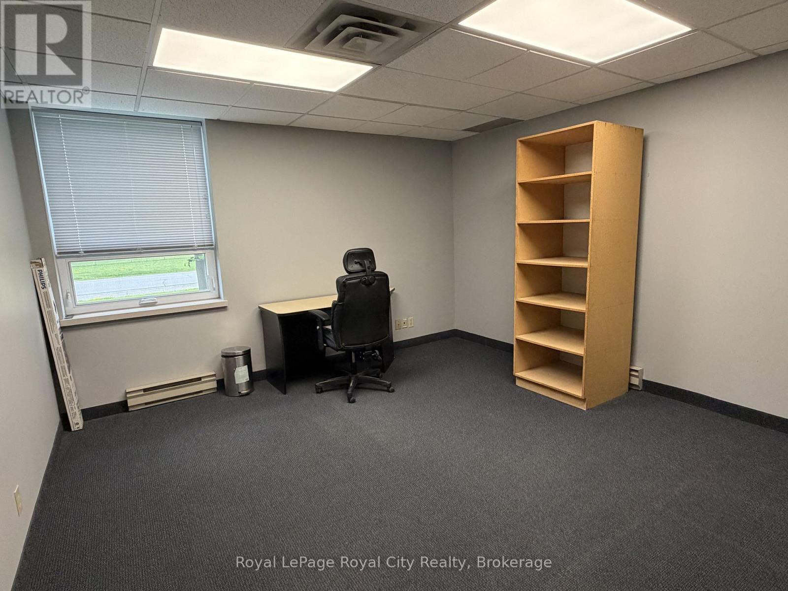 












200 - 15 LEWIS ROAD

,
Guelph (Willow West/Sugarbush/West Acres),




Ontario
N1H1E9

