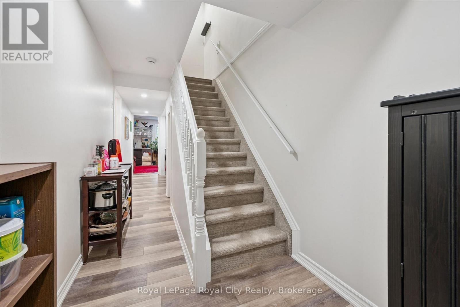 












#12 - 124 GOSLING GARDENS

,
Guelph (Clairfields/Hanlon Business Park),




Ontario
N1G5K6

