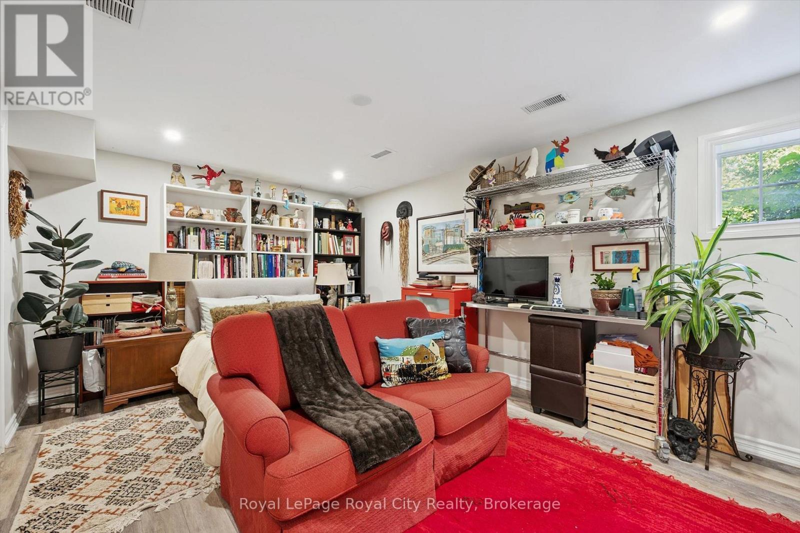 












#12 - 124 GOSLING GARDENS

,
Guelph (Clairfields/Hanlon Business Park),




Ontario
N1G5K6

