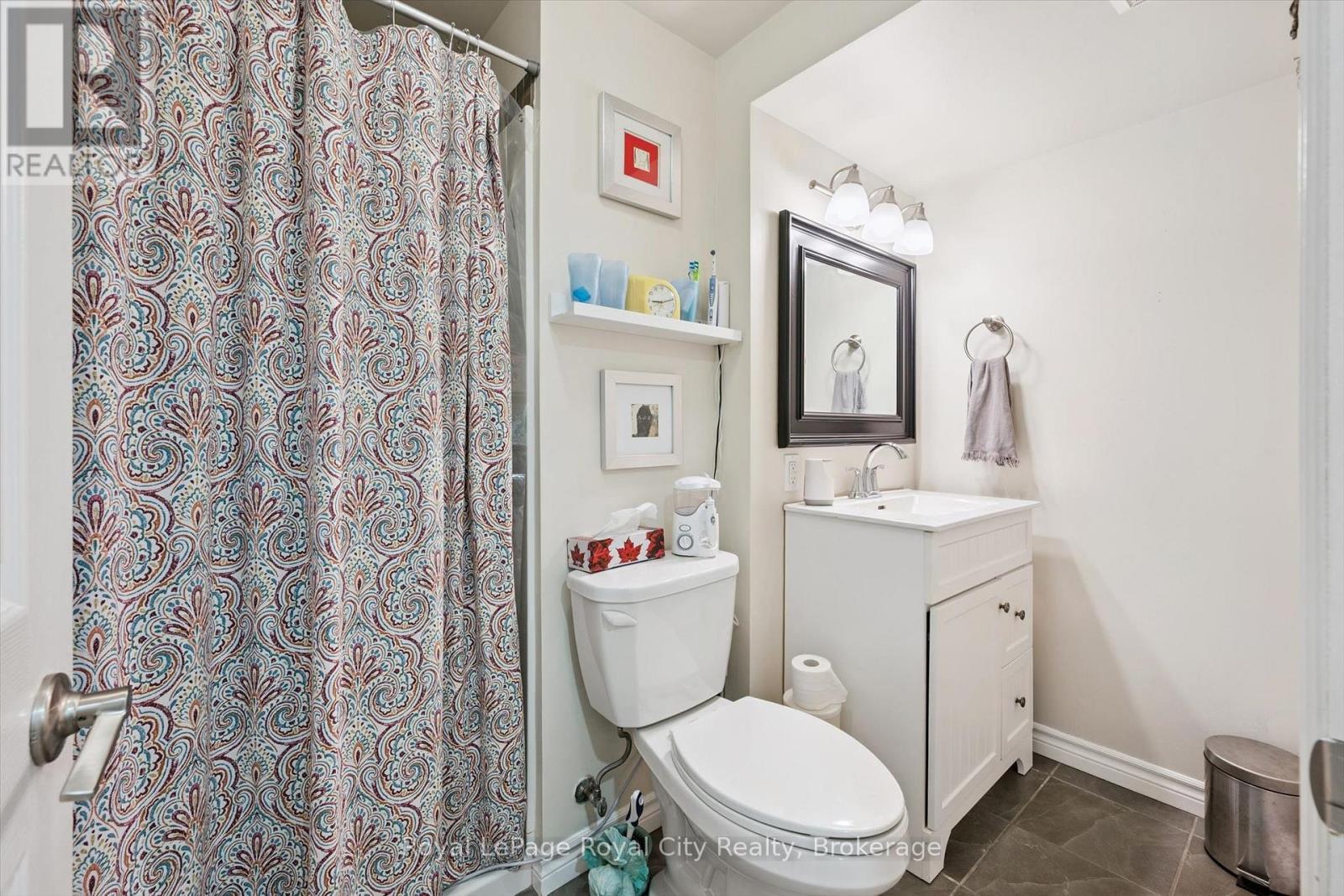 












#12 - 124 GOSLING GARDENS

,
Guelph (Clairfields/Hanlon Business Park),




Ontario
N1G5K6


