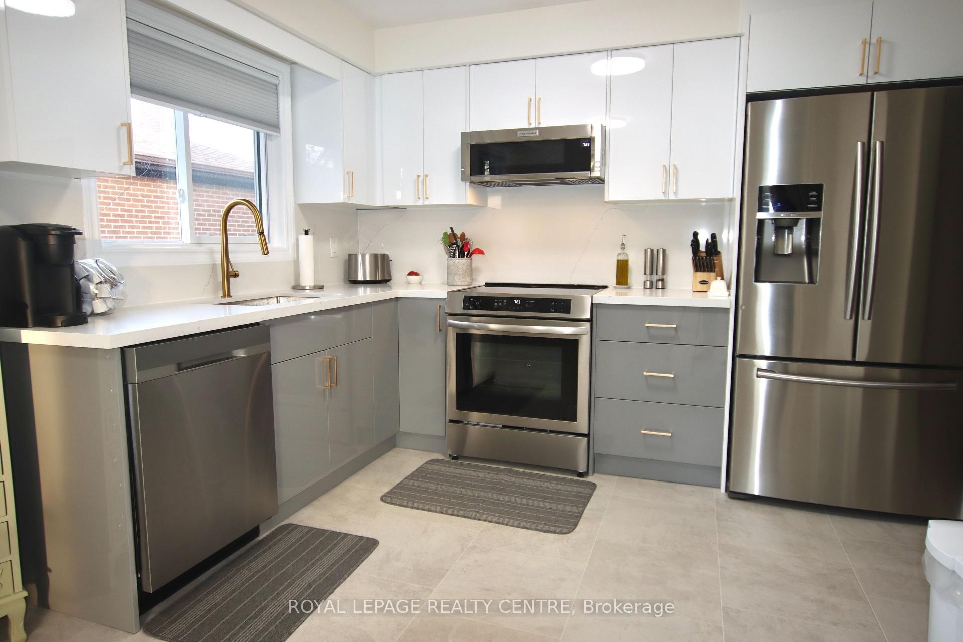 









540


Cavell

Drive, Upper,
Mississauga,




ON
L5B 2N9

