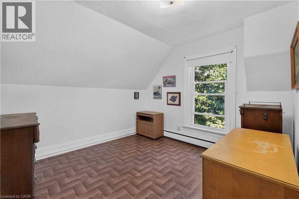 












1629 GREGORY Road

,
St. Catharines,




Ontario
L2R6P9

