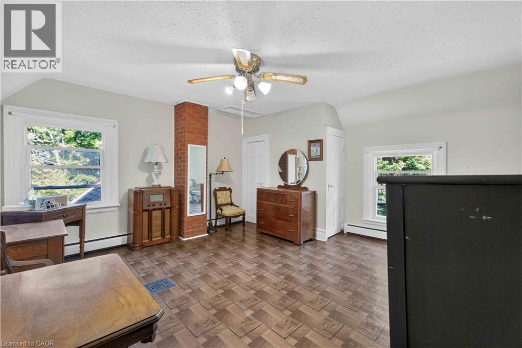 












1629 GREGORY Road

,
St. Catharines,




Ontario
L2R6P9

