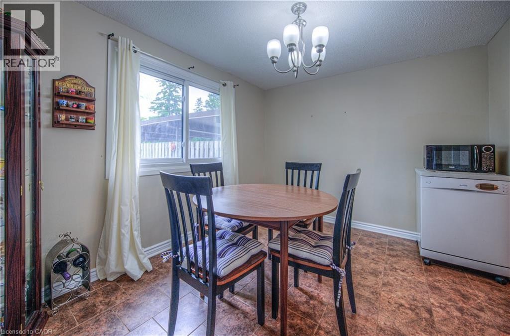 












112 KINGSWOOD Drive Unit# 21

,
Kitchener,




Ontario
N2E1S9

