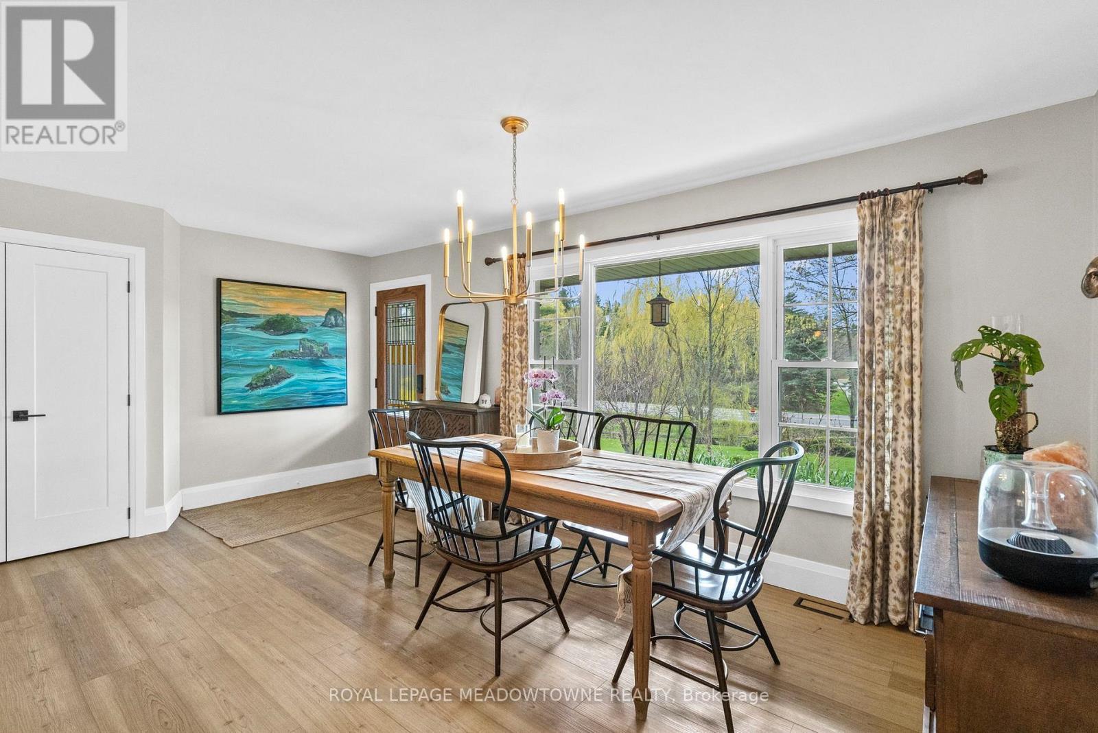 












10621 THIRD LINE

,
Halton Hills,




Ontario
L9T2X9

