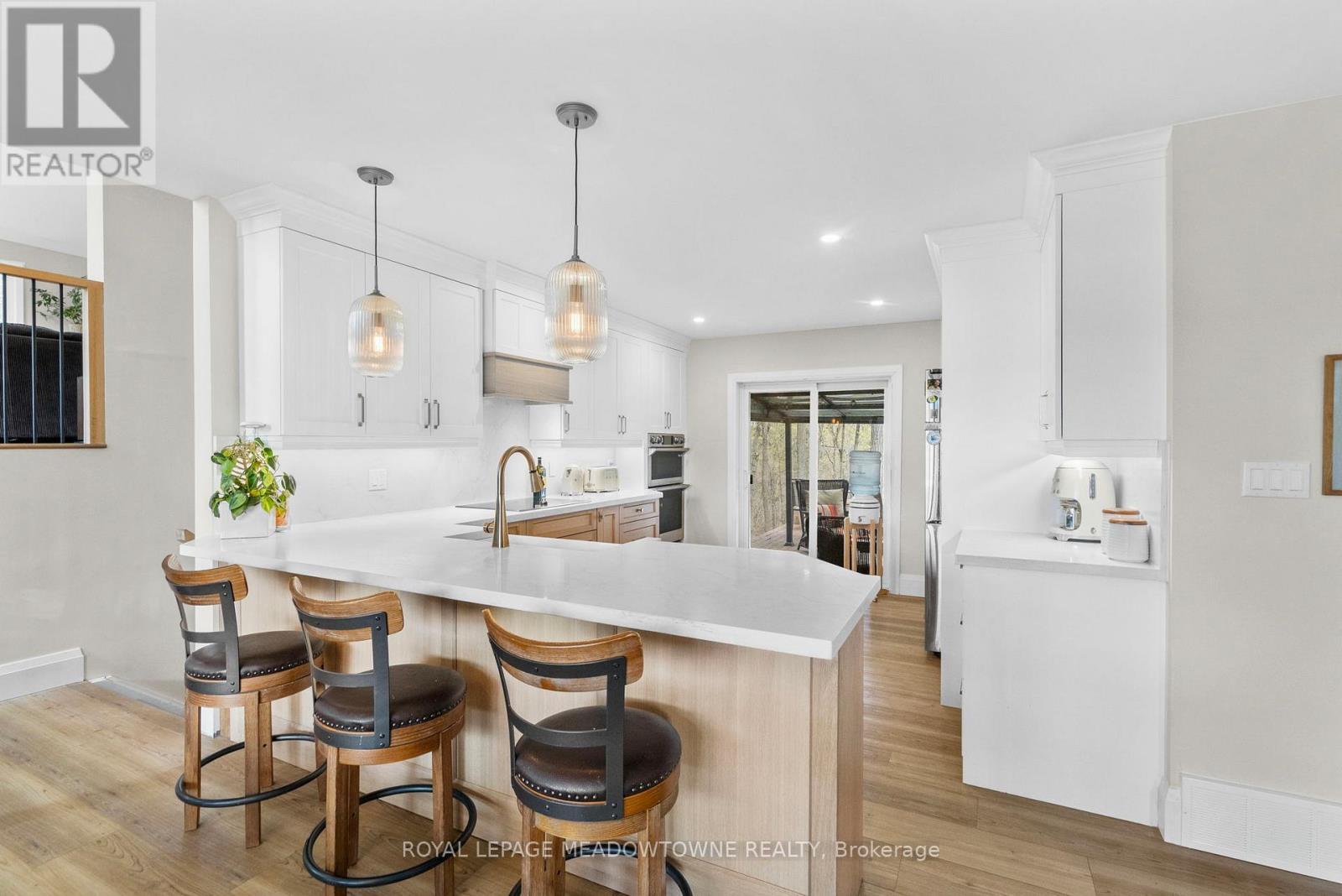 












10621 THIRD LINE

,
Halton Hills,




Ontario
L9T2X9

