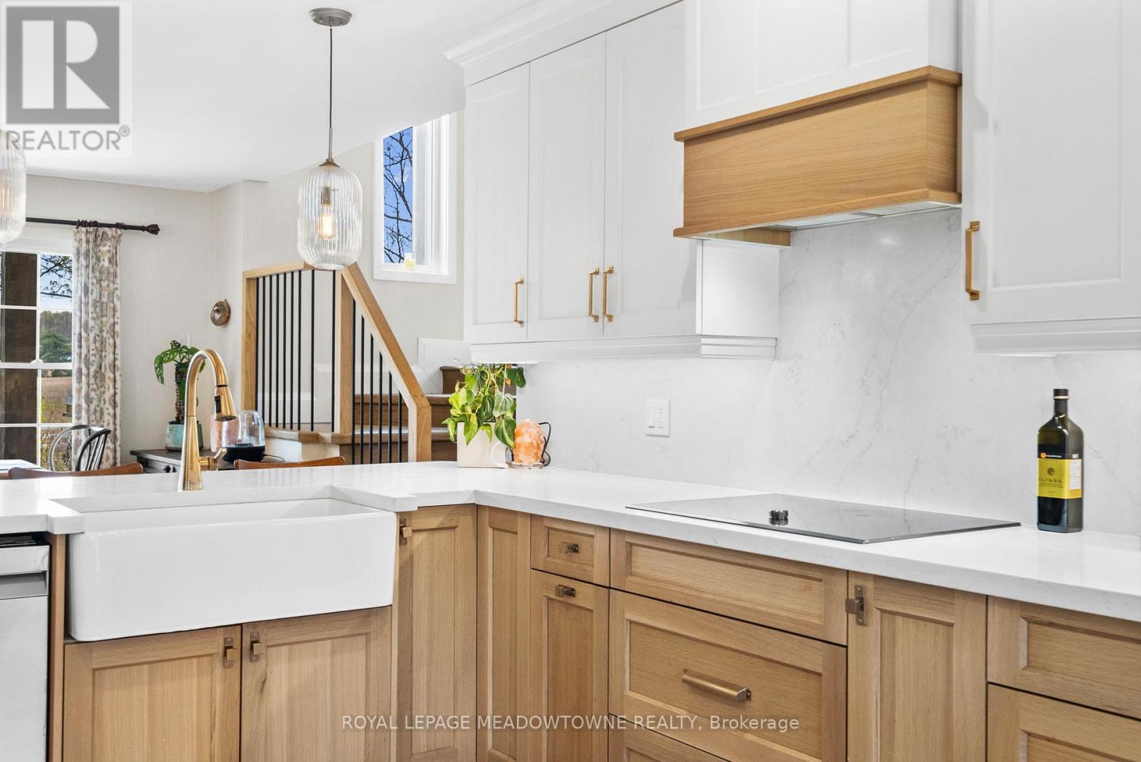 












10621 THIRD LINE

,
Halton Hills,




Ontario
L9T2X9

