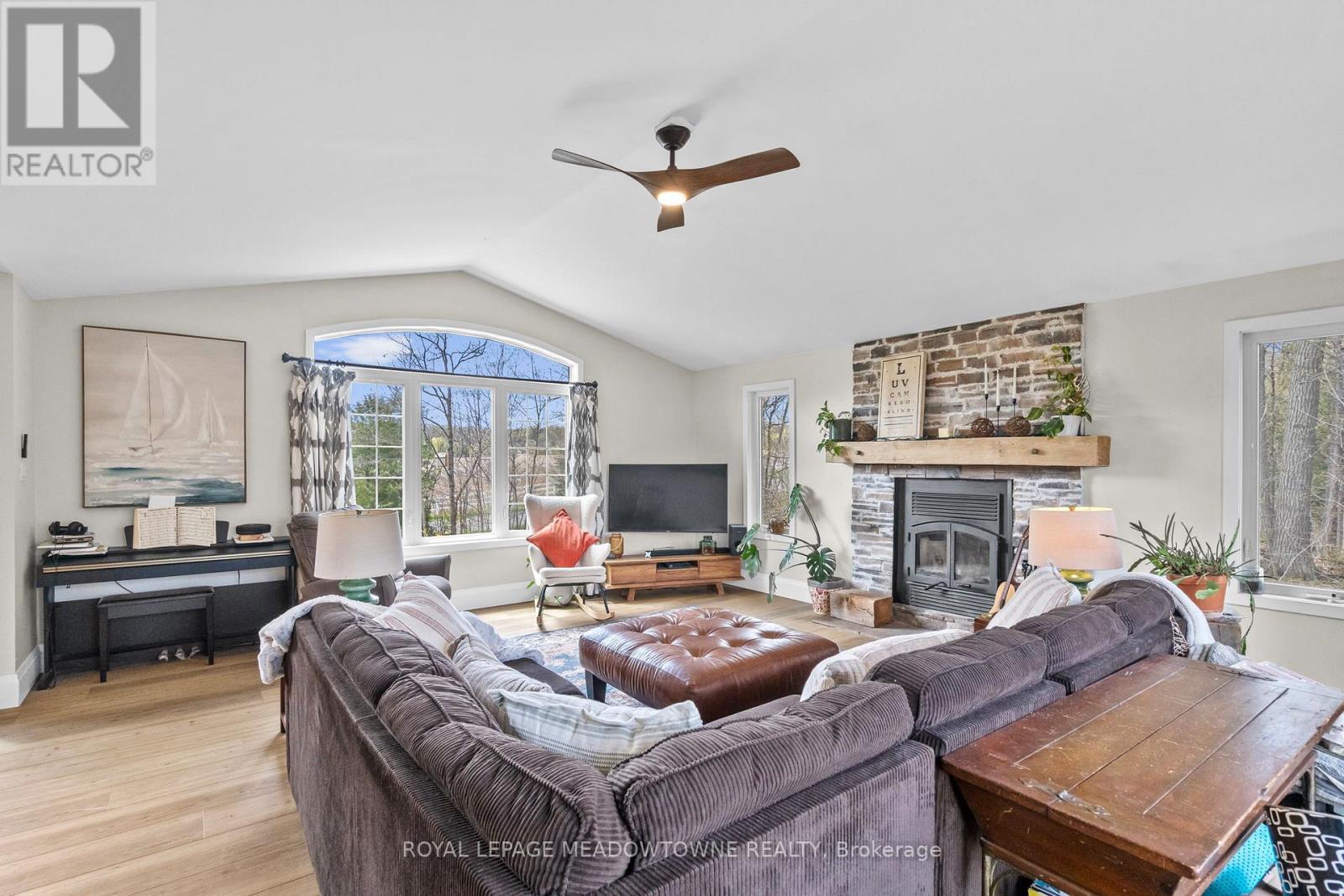 












10621 THIRD LINE

,
Halton Hills,




Ontario
L9T2X9

