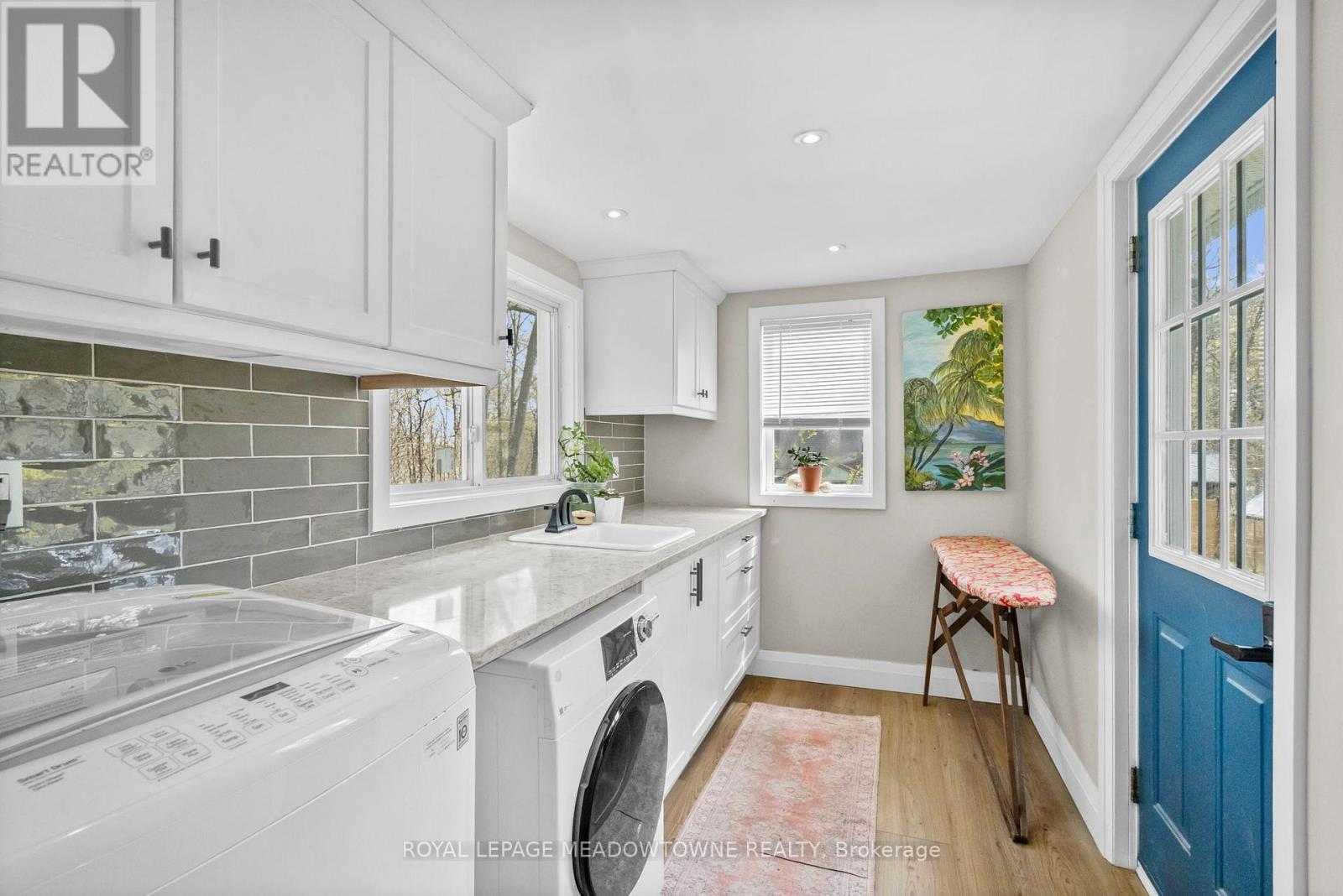 












10621 THIRD LINE

,
Halton Hills,




Ontario
L9T2X9

