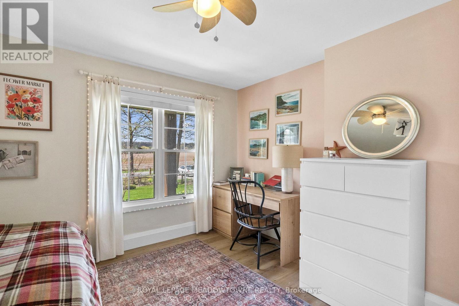












10621 THIRD LINE

,
Halton Hills,




Ontario
L9T2X9

