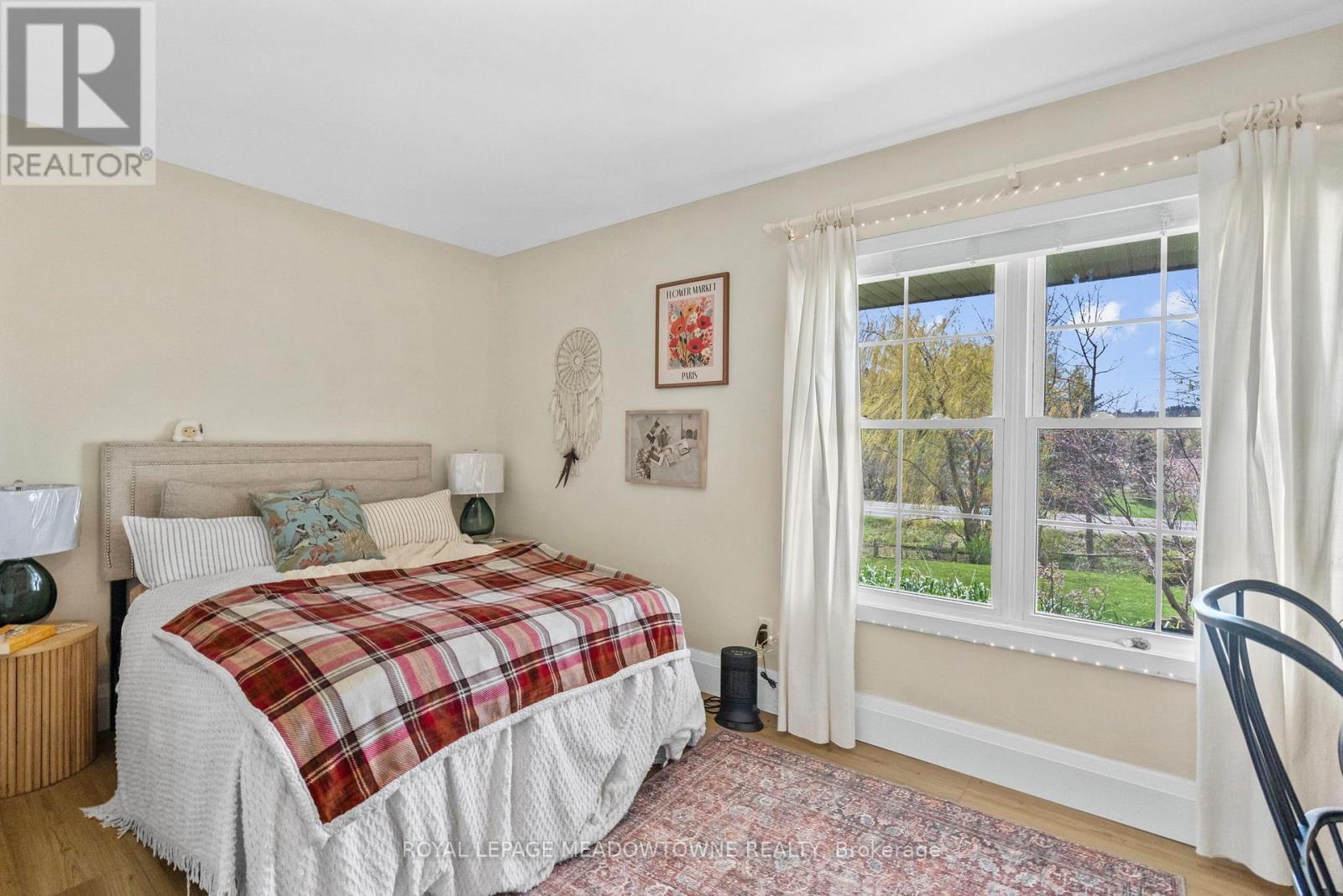












10621 THIRD LINE

,
Halton Hills,




Ontario
L9T2X9

