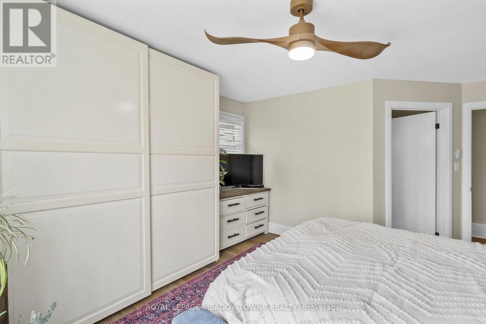 












10621 THIRD LINE

,
Halton Hills,




Ontario
L9T2X9

